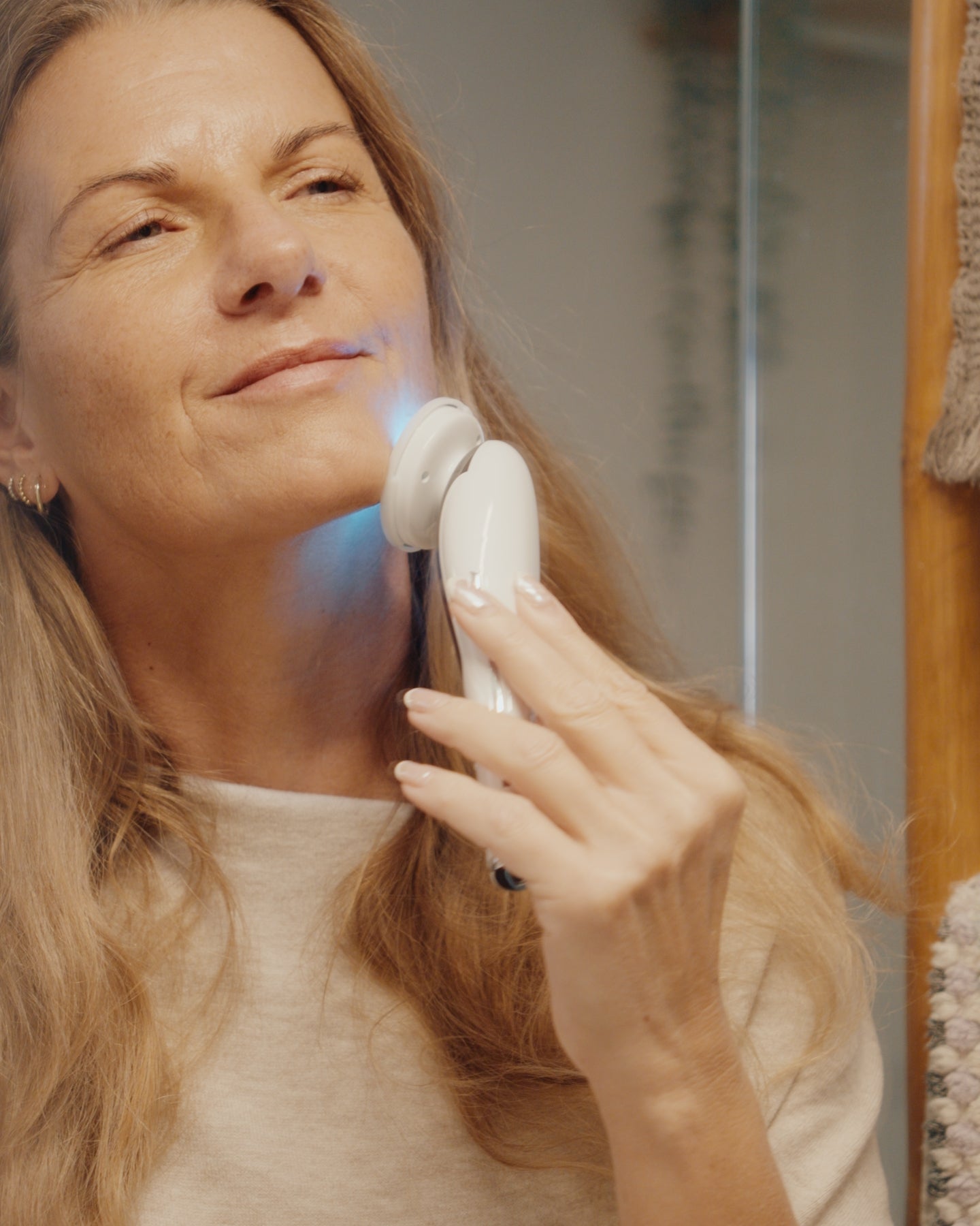 GlowWave™ Induction Skin Perfector